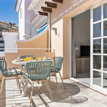 Soleado Atico Frente Al Mar En Puerto Banus Appartement